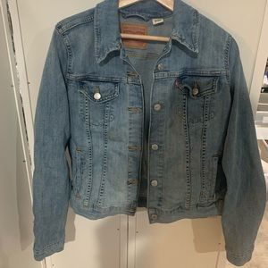 Levi’s Women’s Original Trucker Jacket